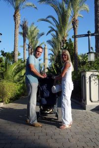 05-08-2004 SHOWBIZZ; Vakantie familie Bauer:Grand Canaria
FOTO: FRANS MARISKA MET ZOONS JAN EN CHRISTIAAN BAUER GENIETEN VAN HUN VAKANTIE
FOTO: ALBERT DEN ISEGER