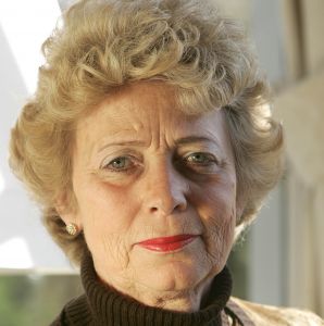 19-04-2005 SHOWBIZZ; MOEDER VAN BART DE GRAAF TREURT NOG ELKE DAG OM HET VERLIES VAN HAAR ZOON.
Marianne Poot de moeder van Bart de Graaf heeft het nog elka dag moeilijk met het grote verlies.
foto: Albert den Iseger