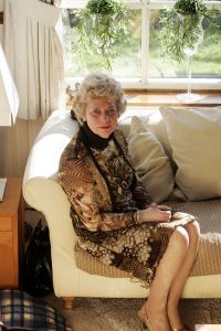19-04-2005 SHOWBIZZ; MOEDER VAN BART DE GRAAF TREURT NOG ELKE DAG OM HET VERLIES VAN HAAR ZOON.
Marianne Poot de moeder van Bart de Graaf heeft het nog elka dag moeilijk met het grote verlies.
foto: Albert den Iseger