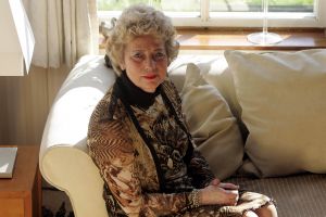 19-04-2005 SHOWBIZZ; MOEDER VAN BART DE GRAAF TREURT NOG ELKE DAG OM HET VERLIES VAN HAAR ZOON.
Marianne Poot de moeder van Bart de Graaf heeft het nog elka dag moeilijk met het grote verlies.
foto: Albert den Iseger