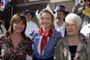 28-05-2004 SHOWBIZZ; Angela Groothuizen opent de Kaasmarkt in Alkmaar
FOTO: ALBERT DEN ISEGER