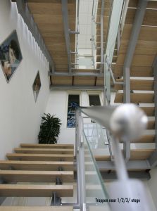 09-04-2005 ARCHITECTUUR;HAARLEMSE AKADEMIE TE UITGEEST. interieur foto\'s en gebouw. Haarlemse Akademie is een opleidings-instituut voor uiterlijke verzorging.
FOTO; ALBERT DEN ISEGER