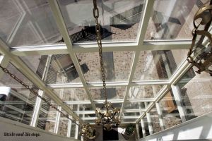 09-04-2005 ARCHITECTUUR;HAARLEMSE AKADEMIE TE UITGEEST. interieur foto\'s en gebouw. Haarlemse Akademie is een opleidings-instituut voor uiterlijke verzorging.
FOTO; ALBERT DEN ISEGER