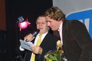 16-12-2001 SHOWBIZZ; TV BABES VERKIEZING TE AMSTERDAM. Verkiezing van de TV Babe of the year. Winnares werd Katja Schuurman, Froukje de Both werd fotografen babe en Anouk van Nes model of the year.
foto: Albert den Iseger.