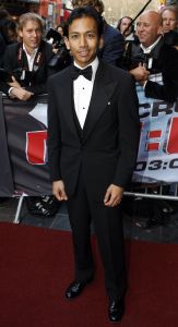 27-04-2006 SHOWBIZZ; MISSION IMPOSSIBLE-ACTEURS BIJ NEDERLANDES PREMIERE TE AMSTERDAM. Drie acteurs uit Mission Impossible 111 waren naar Tuschinski gekomen om de premiere bij te wonen in plaats van hoofrol speler en producent Tom Cruise die zijn baby belangrijker vond dan promotie te maken voor zijn film in Nederland. Daarom waren hier Jonathan Rhys Meyers, Keri Russell en Maggie Q.aanwezig. Nederlandse sterren lieten het massaal afweten, slechts een  handje vol met vooral soapies waren aanwezig bij deze premiere.
foto: Albert den Iseger.