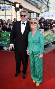 17-04-2007 SHOWBIZZ: TARZAN SLINGERT VOORTAAN IN HET CIRCUS THEATER IN SCHEVENINGEN. Het werd toch een rode loper in plaats van een geplande groene loper en dat is maar goed ook want rood is de kleur van de liefde en dat was ook zeer van toepassing bij de gasten en in de musical.
foto: Albert den Iseger 