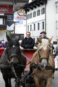 9-04-2008 SHOWBIZZ; MUZIEK, FEESTEN, LACHEN, GENIETEN EN VEEL SNEEUW. Het was weer een groots feest voor de grootste familie van Nederland de Trosfamilie. Het Tros muziekfeest brengt je vanuit Westendorf een spetterend feest met het programma Blij dat ik glij en het  Muziekfeest in de sneeuw. De Tros gasten werden getrakteerd op oa. Frans Bauer- Thomas Berge - Wolter Kroes - Jan Smit - Charlene - Rene Froger - Corry Konings - Jeroen v.d.Boom en vele anderen. Wil je 2.5 uur  genieten van een gezellig avondje Tros met Nederlandse muziek kijk dan vrijdag 11 April naar Nederland 1.
foto: Albert den Iseger.