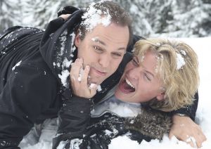 9-04-2008 SHOWBIZZ; MUZIEK, FEESTEN, LACHEN, GENIETEN EN VEEL SNEEUW. Het was weer een groots feest voor de grootste familie van Nederland de Trosfamilie. Het Tros muziekfeest brengt je vanuit Westendorf een spetterend feest met het programma Blij dat ik glij en het  Muziekfeest in de sneeuw. De Tros gasten werden getrakteerd op oa. Frans Bauer- Thomas Berge - Wolter Kroes - Jan Smit - Charlene - Rene Froger - Corry Konings - Jeroen v.d.Boom en vele anderen. Wil je 2.5 uur  genieten van een gezellig avondje Tros met Nederlandse muziek kijk dan vrijdag 11 April naar Nederland 1.
foto: Albert den Iseger.