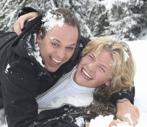 9-04-2008 SHOWBIZZ; MUZIEK, FEESTEN, LACHEN, GENIETEN EN VEEL SNEEUW. Het was weer een groots feest voor de grootste familie van Nederland de Trosfamilie. Het Tros muziekfeest brengt je vanuit Westendorf een spetterend feest met het programma Blij dat ik glij en het  Muziekfeest in de sneeuw. De Tros gasten werden getrakteerd op oa. Frans Bauer- Thomas Berge - Wolter Kroes - Jan Smit - Charlene - Rene Froger - Corry Konings - Jeroen v.d.Boom en vele anderen. Wil je 2.5 uur  genieten van een gezellig avondje Tros met Nederlandse muziek kijk dan vrijdag 11 April naar Nederland 1.
foto: Albert den Iseger.