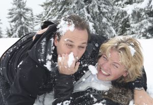 9-04-2008 SHOWBIZZ; MUZIEK, FEESTEN, LACHEN, GENIETEN EN VEEL SNEEUW. Het was weer een groots feest voor de grootste familie van Nederland de Trosfamilie. Het Tros muziekfeest brengt je vanuit Westendorf een spetterend feest met het programma Blij dat ik glij en het  Muziekfeest in de sneeuw. De Tros gasten werden getrakteerd op oa. Frans Bauer- Thomas Berge - Wolter Kroes - Jan Smit - Charlene - Rene Froger - Corry Konings - Jeroen v.d.Boom en vele anderen. Wil je 2.5 uur  genieten van een gezellig avondje Tros met Nederlandse muziek kijk dan vrijdag 11 April naar Nederland 1.
foto: Albert den Iseger.