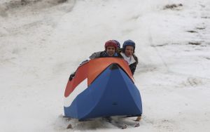 9-04-2008 SHOWBIZZ; MUZIEK, FEESTEN, LACHEN, GENIETEN EN VEEL SNEEUW. Het was weer een groots feest voor de grootste familie van Nederland de Trosfamilie. Het Tros muziekfeest brengt je vanuit Westendorf een spetterend feest met het programma Blij dat ik glij en het  Muziekfeest in de sneeuw. De Tros gasten werden getrakteerd op oa. Frans Bauer- Thomas Berge - Wolter Kroes - Jan Smit - Charlene - Rene Froger - Corry Konings - Jeroen v.d.Boom en vele anderen. Wil je 2.5 uur  genieten van een gezellig avondje Tros met Nederlandse muziek kijk dan vrijdag 11 April naar Nederland 1.
foto: Albert den Iseger.
