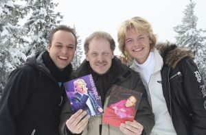 9-04-2008 SHOWBIZZ; MUZIEK, FEESTEN, LACHEN, GENIETEN EN VEEL SNEEUW. Het was weer een groots feest voor de grootste familie van Nederland de Trosfamilie. Het Tros muziekfeest brengt je vanuit Westendorf een spetterend feest met het programma Blij dat ik glij en het  Muziekfeest in de sneeuw. De Tros gasten werden getrakteerd op oa. Frans Bauer- Thomas Berge - Wolter Kroes - Jan Smit - Charlene - Rene Froger - Corry Konings - Jeroen v.d.Boom en vele anderen. Wil je 2.5 uur  genieten van een gezellig avondje Tros met Nederlandse muziek kijk dan vrijdag 11 April naar Nederland 1.
foto: Albert den Iseger.