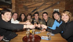 9-04-2008 SHOWBIZZ; MUZIEK, FEESTEN, LACHEN, GENIETEN EN VEEL SNEEUW. Het was weer een groots feest voor de grootste familie van Nederland de Trosfamilie. Het Tros muziekfeest brengt je vanuit Westendorf een spetterend feest met het programma Blij dat ik glij en het  Muziekfeest in de sneeuw. De Tros gasten werden getrakteerd op oa. Frans Bauer- Thomas Berge - Wolter Kroes - Jan Smit - Charlene - Rene Froger - Corry Konings - Jeroen v.d.Boom en vele anderen. Wil je 2.5 uur  genieten van een gezellig avondje Tros met Nederlandse muziek kijk dan vrijdag 11 April naar Nederland 1.
foto: Albert den Iseger.