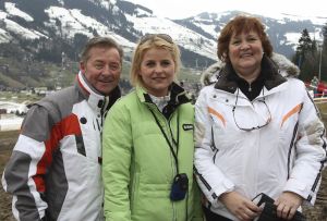 9-04-2008 SHOWBIZZ; MUZIEK, FEESTEN, LACHEN, GENIETEN EN VEEL SNEEUW. Het was weer een groots feest voor de grootste familie van Nederland de Trosfamilie. Het Tros muziekfeest brengt je vanuit Westendorf een spetterend feest met het programma Blij dat ik glij en het  Muziekfeest in de sneeuw. De Tros gasten werden getrakteerd op oa. Frans Bauer- Thomas Berge - Wolter Kroes - Jan Smit - Charlene - Rene Froger - Corry Konings - Jeroen v.d.Boom en vele anderen. Wil je 2.5 uur  genieten van een gezellig avondje Tros met Nederlandse muziek kijk dan vrijdag 11 April naar Nederland 1.
foto: Albert den Iseger.