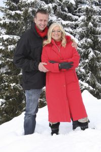9-04-2008 SHOWBIZZ; MUZIEK, FEESTEN, LACHEN, GENIETEN EN VEEL SNEEUW. Het was weer een groots feest voor de grootste familie van Nederland de Trosfamilie. Het Tros muziekfeest brengt je vanuit Westendorf een spetterend feest met het programma Blij dat ik glij en het  Muziekfeest in de sneeuw. De Tros gasten werden getrakteerd op oa. Frans Bauer- Thomas Berge - Wolter Kroes - Jan Smit - Charlene - Rene Froger - Corry Konings - Jeroen v.d.Boom en vele anderen. Wil je 2.5 uur  genieten van een gezellig avondje Tros met Nederlandse muziek kijk dan vrijdag 11 April naar Nederland 1.
foto: Albert den Iseger.