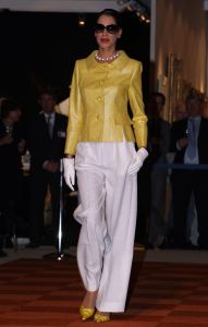 10-04-2008 SHOWBIZZ; FRANS HOOGENDOORN PRESENTEERDE HAUTE COUTURE SHOW  IN DEN BOSCH. Tijdens de opening van de Art Fair 2008 in de Brabant Hallen te Den Bosch presenteerde Frans Hoogendoorn zijn laatste creaties voor het talrijke mode publiek. Frans die oa. Prinses Irene adviseert en kleed was zeer tevreden en verbaasde zijn publiek met een oogverblindende bruid in een prachtige met bloemen geprinte bruidsjurk, het applaus was lang en luidruchtig.
foto: Albert den Iseger.