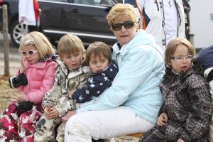 9-04-2008 SHOWBIZZ; MUZIEK, FEESTEN, LACHEN, GENIETEN EN VEEL SNEEUW. Het was weer een groots feest voor de grootste familie van Nederland de Trosfamilie. Het Tros muziekfeest brengt je vanuit Westendorf een spetterend feest met het programma Blij dat ik glij en het  Muziekfeest in de sneeuw. De Tros gasten werden getrakteerd op oa. Frans Bauer- Thomas Berge - Wolter Kroes - Jan Smit - Charlene - Rene Froger - Corry Konings - Jeroen v.d.Boom en vele anderen. Wil je 2.5 uur  genieten van een gezellig avondje Tros met Nederlandse muziek kijk dan vrijdag 11 April naar Nederland 1.
foto: Albert den Iseger.