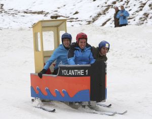 9-04-2008 SHOWBIZZ; MUZIEK, FEESTEN, LACHEN, GENIETEN EN VEEL SNEEUW. Het was weer een groots feest voor de grootste familie van Nederland de Trosfamilie. Het Tros muziekfeest brengt je vanuit Westendorf een spetterend feest met het programma Blij dat ik glij en het  Muziekfeest in de sneeuw. De Tros gasten werden getrakteerd op oa. Frans Bauer- Thomas Berge - Wolter Kroes - Jan Smit - Charlene - Rene Froger - Corry Konings - Jeroen v.d.Boom en vele anderen. Wil je 2.5 uur  genieten van een gezellig avondje Tros met Nederlandse muziek kijk dan vrijdag 11 April naar Nederland 1.
foto: Albert den Iseger.