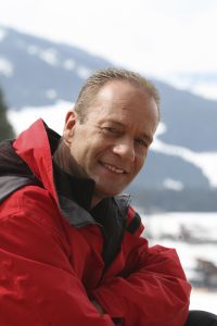 9-04-2008 SHOWBIZZ; MUZIEK, FEESTEN, LACHEN, GENIETEN EN VEEL SNEEUW. Het was weer een groots feest voor de grootste familie van Nederland de Trosfamilie. Het Tros muziekfeest brengt je vanuit Westendorf een spetterend feest met het programma Blij dat ik glij en het  Muziekfeest in de sneeuw. De Tros gasten werden getrakteerd op oa. Frans Bauer- Thomas Berge - Wolter Kroes - Jan Smit - Charlene - Rene Froger - Corry Konings - Jeroen v.d.Boom en vele anderen. Wil je 2.5 uur  genieten van een gezellig avondje Tros met Nederlandse muziek kijk dan vrijdag 11 April naar Nederland 1.
foto: Albert den Iseger.
