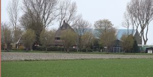 24-04-2008 SHOWBIZZ; GEEN FILE MAAR HUWELIJKSPROBLEMEN VOOR RON BOSZHARD. Presentator Ron Boszhard verwees alle roddels over huwelijksproblemen naar het rijk der fabelen.Maar nu blijkt dat hij een huis heeft gehuurd in Weesp en daar van maandag tot vrijdag verblijfd. In het weekend vertroefd hij in het Noord Hollandse Sint Maarten bij zijn Gaby en kinderen Niels en Naomi. De moeder van Ron heeft aangeboden om als bemiddelaar op te treden in de huwelijkscrises van Gaby en Ron. We houden u op de hoogte van de miserabele huwelijks toestanden in Sint Maarten en Weesp.
foto: Albert den Iseger.