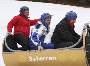 9-04-2008 SHOWBIZZ; MUZIEK, FEESTEN, LACHEN, GENIETEN EN VEEL SNEEUW. Het was weer een groots feest voor de grootste familie van Nederland de Trosfamilie. Het Tros muziekfeest brengt je vanuit Westendorf een spetterend feest met het programma Blij dat ik glij en het  Muziekfeest in de sneeuw. De Tros gasten werden getrakteerd op oa. Frans Bauer- Thomas Berge - Wolter Kroes - Jan Smit - Charlene - Rene Froger - Corry Konings - Jeroen v.d.Boom en vele anderen. Wil je 2.5 uur  genieten van een gezellig avondje Tros met Nederlandse muziek kijk dan vrijdag 11 April naar Nederland 1.
foto: Albert den Iseger.