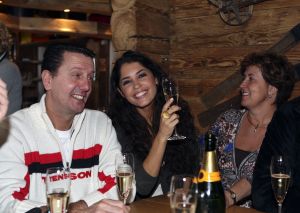 9-04-2008 SHOWBIZZ; MUZIEK, FEESTEN, LACHEN, GENIETEN EN VEEL SNEEUW. Het was weer een groots feest voor de grootste familie van Nederland de Trosfamilie. Het Tros muziekfeest brengt je vanuit Westendorf een spetterend feest met het programma Blij dat ik glij en het  Muziekfeest in de sneeuw. De Tros gasten werden getrakteerd op oa. Frans Bauer- Thomas Berge - Wolter Kroes - Jan Smit - Charlene - Rene Froger - Corry Konings - Jeroen v.d.Boom en vele anderen. Wil je 2.5 uur  genieten van een gezellig avondje Tros met Nederlandse muziek kijk dan vrijdag 11 April naar Nederland 1.
foto: Albert den Iseger.