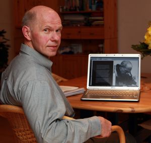 30-04-2009 SHOWBIZZ; ANNEKE LOUWES BLEEF HAAR MAN ERNEST ALTIJD STEUNEN. Vorige week kwam Ernest Louwes vrij na 10 jaar gevangenis. Weekblad Prive zocht het echtpaar thuis op en Monique Kallmann tekende een boeiend verhaal op.
foto: Albert den Iseger