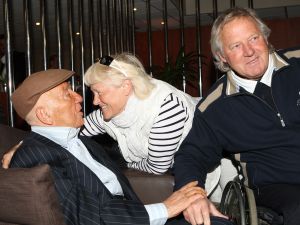 30-04-2010 SHOWBIZZ; JOHNNY HOES WORD 93 JAAR.De grote platenbons werd 93 jaar en vierde dit samen met zijn artiesten,familie en vrienden. Johnny Hoes verkeerd nog steeds in goede gezondheid en met veel humor ontving hij ook zijn vrienden op zijn verjaardags fuif in Weert. Het werd een knalfuif met veel muziek en een stevige borrel.De beide zoons van Johnny Sr. hielden echter de teugels strak in handen en zorgden voor een strak schema van de feestavond. Vele bekenden uit de Showbizz kwamen naar Weert oa. Koos Alberts,Eddy Wally,Vinccent,Annie de Reuver,Ronnie Tober,de Teddy boys en Willy Oosterhuis.
foto: Albert den Iseger