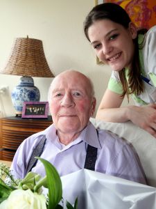 16-04-2010 SHOWBIZZ; JOHNNY KRAAIJKAMP SR. WORD DEZE WEEK 85 JAAR. 19 April a.s. word Johnny Kraaijkamp Sr. 85 jaar oud. Ook op zijn verjaardag word officieel zijn boek biografie gepresenteerd door Andre van Duin. Johnny KraaijkampSr. woont sinds enkele jaren in het Rosa Spier verzorgingshuis te Laren.
foto: Albert den Iseger