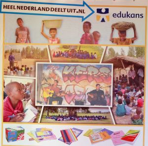 28-04-2010 SHOWBIZZ; NICK EN SIMON OPNIEUW IN DE SCHOOLBANKEN. Nick en Simon zetten zich in voor het gode doel en wel: EDUKANS Heel Nederland deelt uit.nl  Nick vertelde: Ieder kind heeft recht op onderwijs, Edukans gelooft in scholing als de meest duurzame vorm van ontwikkeling. Onderwijs maakt weerbaar en geeft kinderen de kans op een eigen waardevol bestaan.Nick en Simon gaven de aftrap voor deze aktie op hun eigen school in mooi Volendam.
foto: Albert den Iseger.