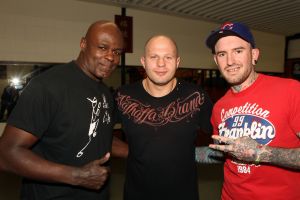 14-04-2011 SHOWBIZZ; BEN SAUNDERS ONTMOET ZIJN HELD FEDOR EMELIANENKO IN SPORTSCHOOL HOORN. Ben en Jamie Saunders ontmoette in een sportschool in Hoorn hun held Fedor, een vechtmachine uit Rusland. In zijn al lange carriere nog maar een partij verloren. Ben en Jamie waren onder de indruk van deze verschijning evenals Ernesto Hoost en Remco Pardoel. Wij zullen nog veel gaan horen van deze Fedor zo verzekerde Ben mij tijdens de fotoshoot.
foto: Albert den Iseger