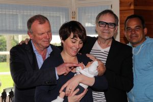 1-4-2012 SHOWBIZZ; IN BEN JULIUS DE NIJS. Rob en Henriette de Nijs zijn dolblij met hun mooiste baby ter wereld JULIUS. Evert Santegoeds reisde af naar het landelijke EDE en maakte een mooi verhaal dat vandaag word gepubliceerd op de PRIVE pagina van de TELEGRAAF. De gehele foto serie van de mooiste baby is binnenkort te zien op deze site. 
exclusief foto: Albert den Iseger.