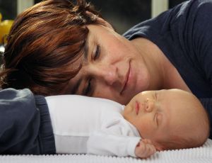 1-4-2012 SHOWBIZZ; IN BEN JULIUS DE NIJS. Rob en Henriette de Nijs zijn dolblij met hun mooiste baby ter wereld JULIUS. Evert Santegoeds reisde af naar het landelijke EDE en maakte een mooi verhaal dat vandaag word gepubliceerd op de PRIVE pagina van de TELEGRAAF. De gehele foto serie van de mooiste baby is binnenkort te zien op deze site. 
exclusief foto: Albert den Iseger.
