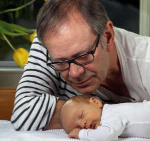 1-4-2012 SHOWBIZZ; IN BEN JULIUS DE NIJS. Rob en Henriette de Nijs zijn dolblij met hun mooiste baby ter wereld JULIUS. Evert Santegoeds reisde af naar het landelijke EDE en maakte een mooi verhaal dat vandaag word gepubliceerd op de PRIVE pagina van de TELEGRAAF. De gehele foto serie van de mooiste baby is binnenkort te zien op deze site. 
exclusief foto: Albert den Iseger.