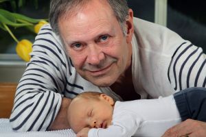 1-4-2012 SHOWBIZZ; IN BEN JULIUS DE NIJS. Rob en Henriette de Nijs zijn dolblij met hun mooiste baby ter wereld JULIUS. Evert Santegoeds reisde af naar het landelijke EDE en maakte een mooi verhaal dat vandaag word gepubliceerd op de PRIVE pagina van de TELEGRAAF. De gehele foto serie van de mooiste baby is binnenkort te zien op deze site. 
exclusief foto: Albert den Iseger.