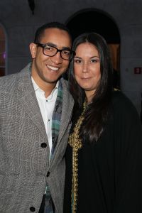 6-4-2012 SHOWBIZZ; HUWELIJKSFEEST VOOR NAJIB EN NIAMA AMHALI IN SCHEEPVAARTMUSEUM AMSTERDAM. Het leek wel een stukje MARRAKECH gisterenavond in Amsterdam. Vele honderden Marokaanse vrouwen in prachtige zijden gewaden en vele mannen in een JABADOR. De bruilfit van Najib en Niama Amhali. Er was Marokkaanse muziek, buikdanceressen en een overvloed aan eten.Vele thee tentjes sierden het plein in het Scheepvaartmuseum. Drank was er helaas niet aanwezig maar de stemming en de gezelligheid was er niet minder om. Even voor 12 uur werden de ringen aan elkaars vingers geschoven en de 1 meter hoge bruidstaart werd aangesneden. Vele bekenden genoten van het marokkaanse feest en gingen in de late uurtjes zonder BOB naar huis.
foto: Albert den Iseger
