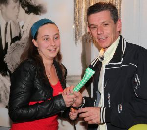 28-04-2014 SHOWBIZZ; FRANS EN MARISKA BAUER VIEREN VAKANTIE IN ZUID FRANKRIJK. Maar ze namen wel 104 fans mee om samen te genieten van 1 week aan de Cote de Azur. 
foto: Albert den Iseger.