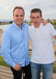 28-04-2014 SHOWBIZZ; FRANS EN MARISKA BAUER VIEREN VAKANTIE IN ZUID FRANKRIJK. Maar ze namen wel 104 fans mee om samen te genieten van 1 week aan de Cote de Azur. 
foto: Albert den Iseger.