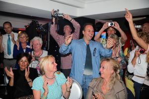 28-04-2014 SHOWBIZZ; FRANS EN MARISKA BAUER VIEREN VAKANTIE IN ZUID FRANKRIJK. Maar ze namen wel 104 fans mee om samen te genieten van 1 week aan de Cote de Azur. 
foto: Albert den Iseger.