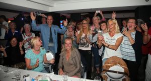 28-04-2014 SHOWBIZZ; FRANS EN MARISKA BAUER VIEREN VAKANTIE IN ZUID FRANKRIJK. Maar ze namen wel 104 fans mee om samen te genieten van 1 week aan de Cote de Azur. 
foto: Albert den Iseger.