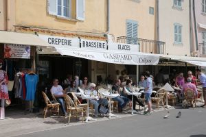 30-04-2014 SHOWBIZZ; FRANS_MARISKA EN DORUS BAUER IN MONTE CARLO MET 104 FANS.
foto: Albert den Iseger
