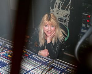 08-04-2015 SHOWBIZZ; DE STEKKER GAAT ERUIT BIJ GIRLS WANNA HAVE FUN.Na meer dan een kwart eeuw samen is het over en uit voor deze vrouwenformatie. We zijn en blijven vriendinnen voor het leven maar het is over en uit voor de formatie, aldus Manuela Kemp. Het laatste optreden op 18 April a.s. in Amsterdam is definitief het laatste optreden samen en dan is het over en uit, de tranen zullen niet te stoppen zijn maar we hebben het gezamenlijk zo besloten, aldus Lies Schilp. Deze week in weekblad PRIVE hun exclusieve afscheid verhaal.
foto: Albert den Iseger