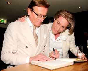 13-04-2019 SHOWBIZZ; HANS KLOK NEEMT AFSCHEID VAN VRIENDEN EN FAMILIE MET FEESTJE IN BLOEMENDAAL, NU NAAR LAS VEGAS. Hans en zijn partner Dann gaan binnenkort naar Las Vegas, een nieuwe toekomst en een nieuwe uitdaging.
foto: Albert den Iseger