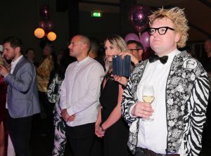 13-04-2019 SHOWBIZZ; HANS KLOK NEEMT AFSCHEID VAN VRIENDEN EN FAMILIE MET FEESTJE IN BLOEMENDAAL, NU NAAR LAS VEGAS. Hans en zijn partner Dann gaan binnenkort naar Las Vegas, een nieuwe toekomst en een nieuwe uitdaging. foto: Albert den Iseger