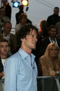 25-08-2005 SHOWBIZZ; BIG BROTHER IS BEGONNEN GISTEREN WAS DE KICK OFF IN AALSMEER. Chantal-Dido-Rob-Lieske-Ingrid-Roel-Joost-Linda-Menno-Tanja-Nathalie en Rikkert dat zijn de nieuwe bewoners van het prachtige Big Brother huis wat is gebouwd op het terrein van studio Aalsmeer. Vanavond sloot de deur achter de 12 deelnemers van de race om het grote geld. Na 3 maanden zullen we weten wie de gelukkige zal zijn en de buit mag ontvangen.Ruud de Wild en Bridget Maasland zullen gedurende deze periode de mensen zijn die ons elke dag op de hoogte gaan houden van wat er plaats vindt in het Big Brother huis.Ook de zwangere Tanja was vast beraden om in het huis te gaan bevallen.
foto: Albert den Iseger.