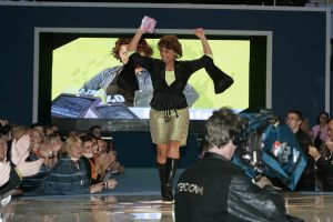 25-08-2005 SHOWBIZZ; BIG BROTHER IS BEGONNEN GISTEREN WAS DE KICK OFF IN AALSMEER. Chantal-Dido-Rob-Lieske-Ingrid-Roel-Joost-Linda-Menno-Tanja-Nathalie en Rikkert dat zijn de nieuwe bewoners van het prachtige Big Brother huis wat is gebouwd op het terrein van studio Aalsmeer. Vanavond sloot de deur achter de 12 deelnemers van de race om het grote geld. Na 3 maanden zullen we weten wie de gelukkige zal zijn en de buit mag ontvangen.Ruud de Wild en Bridget Maasland zullen gedurende deze periode de mensen zijn die ons elke dag op de hoogte gaan houden van wat er plaats vindt in het Big Brother huis.Ook de zwangere Tanja was vast beraden om in het huis te gaan bevallen.
foto: Albert den Iseger.