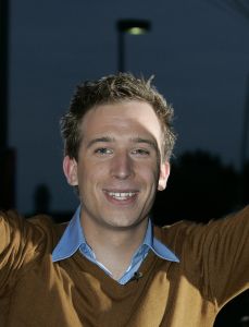 25-08-2005 SHOWBIZZ; BIG BROTHER IS BEGONNEN GISTEREN WAS DE KICK OFF IN AALSMEER. Chantal-Dido-Rob-Lieske-Ingrid-Roel-Joost-Linda-Menno-Tanja-Nathalie en Rikkert dat zijn de nieuwe bewoners van het prachtige Big Brother huis wat is gebouwd op het terrein van studio Aalsmeer. Vanavond sloot de deur achter de 12 deelnemers van de race om het grote geld. Na 3 maanden zullen we weten wie de gelukkige zal zijn en de buit mag ontvangen.Ruud de Wild en Bridget Maasland zullen gedurende deze periode de mensen zijn die ons elke dag op de hoogte gaan houden van wat er plaats vindt in het Big Brother huis.Ook de zwangere Tanja was vast beraden om in het huis te gaan bevallen.
foto: Albert den Iseger.