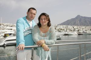 26-08-2005 SHOWBIZZ; NATHALIE HAZES VERTELT HAAR VERHAAL IN MARBELLA SPANJE: Nathalie Hazes met zoon Duncan en man Remco zijn op vakantie in Spanje op uitnodiging van weekblad Prive.Nathalie vertelt alles over haar relatie met vader Andre en alles over delaatste jaren van de onvergetelijke hitzanger.
foto: Albert den Iseger.