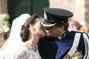 27-08-2005 ACTUEEL; HUWELIJK VAN PRINS PIETER-CHRISTIAAN EN ANITA VAN EIJK TE NOORDWIJK.Bijna de gehele koninglijke familie,vrienden en familie waren getuigen van een prachtig huwelijk in de Grote St.Jeroenskerk te Noordwijk.
foto:Albert den Iseger.