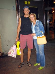 16-08-2005 SHOWBIZZ; DAPHNE DEKKERS EN RICHARD  HEERLIJK OP VAKANTIE IN MARBELLA. Daphne die ik tegenkwam in het vliegtuig ging weer terug naar haar Richard in Marbella. Zij hebben daar een prachtig huis gekocht en zullen daar een maand lang heerlijk vakantie vieren.
Foto: Albert den Iseger.